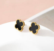 Load image into Gallery viewer, Clover Earring
