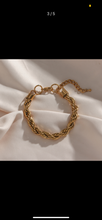 Load image into Gallery viewer, Chunky Twist Bracelet

